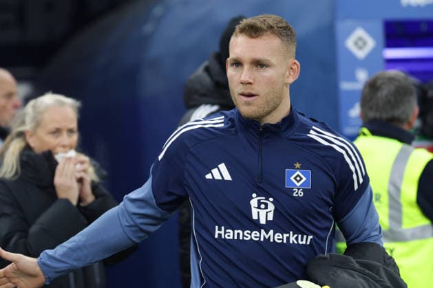 2025.12.20 xfsx Fussball 1. Bundesliga Hamburger Sportverein - Eintracht Frankfurt v.l. Torwart Daniel Peretz (Hamburger SV , 26) Portrait (DFL regulations prohibit any use of photographs as image sequences and or quasi-video. Copyright: HMBxMedia FernandoxSoares