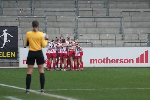 Google Pixel Frauen-Bundesliga: SC Freiburg vs. SV Werder Bremen, 21.12.2025 Torjubel zum 2:0 durch Leela Egli (SC Freiburg, 20) Google Pixel Frauen-Bundesliga: SC Freiburg vs. SV Werder Bremen, Dreisamstadion, 21.12.2025 DFB DFL REGULATIONS PROHIBIT ANY USE OF PHOTOGRAPHS AS IMAGE SEQUENCES AND OR QUASI-VIDEO. Copyright: xBEAUTIFULxSPORTS Boscox
