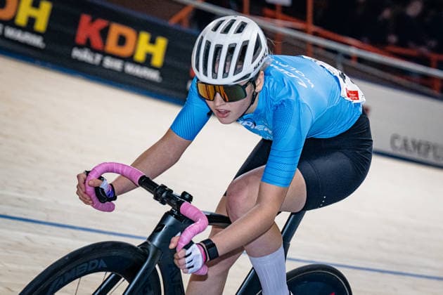 KELLERER Lilly: DM Omnium 2025 - Frankfurt Oder KELLERER Lilly ( GER ) FM Performance Squad Querformat - quer - horizontal - Landscape - Event Veranstaltung: DM Omnium 2025 - Deutsche Meisterschaft - Category Kategorie: Cycling - Track cycling, Rad, Radsport, Bahnrad, Bahn National Championship Omnium - Women U19 Juniors - Location Ort: Europe Germany - Brandenburg - Märkisch Oderland - Frankfurt Oder - Oderlandhalle - Discipline: Omnium Points Race 4. Race - Distance: 15 km - Date Datum: 20.12.2025 Saturday Day 2 -