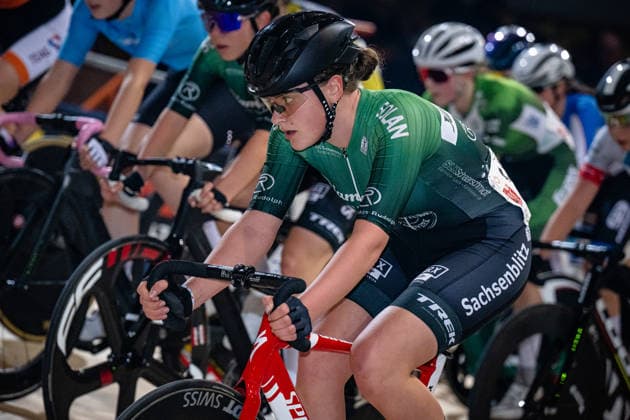 BEYER Josina: DM Omnium 2025 - Frankfurt Oder BEYER Josina ( GER ) RSC Sachsenblitz Burgstädt Querformat - quer - horizontal - Landscape - Event Veranstaltung: DM Omnium 2025 - Deutsche Meisterschaft - Category Kategorie: Cycling - Track cycling, Rad, Radsport, Bahnrad, Bahn National Championship Omnium - Women U19 Juniors - Location Ort: Europe Germany - Brandenburg - Märkisch Oderland - Frankfurt Oder - Oderlandhalle - Discipline: Omnium Points Race 4. Race - Distance: 15 km - Date Datum: 20.12.2025 Saturday Day 2 -