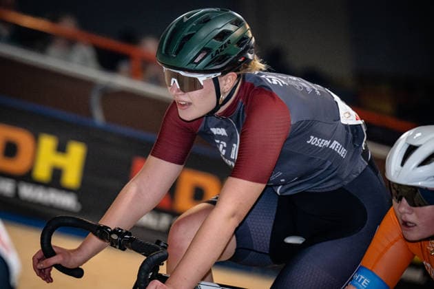DE SOUZA FERRAZ HÖLLEIN Isa: DM Omnium 2025 - Frankfurt Oder DE SOUZA FERRAZ HÖLLEIN Isa ( GER ) SC Berlin Querformat - quer - horizontal - Landscape - Event Veranstaltung: DM Omnium 2025 - Deutsche Meisterschaft - Category Kategorie: Cycling - Track cycling, Rad, Radsport, Bahnrad, Bahn National Championship Omnium - Women U19 Juniors - Location Ort: Europe Germany - Brandenburg - Märkisch Oderland - Frankfurt Oder - Oderlandhalle - Discipline: Omnium Points Race 4. Race - Distance: 15 km - Date Datum: 20.12.2025 Saturday Day 2 -