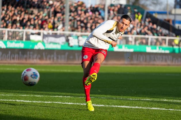 Deutschland: Fussball 2. Bundesliga, Saison 2025 26, 17. Spieltag - Preußen Münster vs SV Elversberg, 21.12.2025, LVM-Preußenstadion (Münster, Nordrhein-Westfalen): Younes Ebnoutalib (SV Elversberg, 22) Copyright: xLeonxFrickx