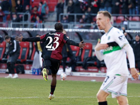 Deutschland: Fußball, 2. Bundesliga 2025 26, 17. Spieltag - 1 FC Nürnberg vs Hannover 96 - Max-Morlock Stadion (Nürnberg): Torjubel zum 2:1 Mohamed Ali Zoma (1. FC Nürnberg, 23)