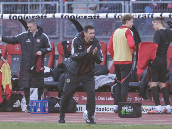 Deutschland: Fußball, 2. Bundesliga 2025 26, 17. Spieltag - 1 FC Nürnberg vs Hannover 96 - Max-Morlock Stadion (Nürnberg): Miroslav Klose (Trainer, 1. FC Nürnberg)