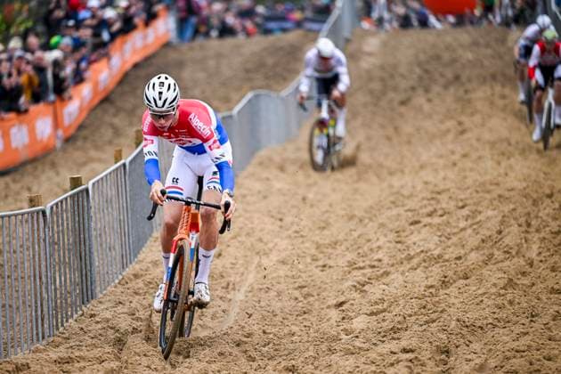 UCI Cyclocross World Cup 2025-2026 Koksijde KOKSIJDE, BELGIUM - DECEMBER 21 : Del Grosso Tibor (NED) of Alpecin-Deceuninck in action during the 6th leg of the Koksijde UCI Cyclocross World Cup 2025-2026 a cyclocross race for Men Elite on December 21, 2025 in Koksijde, Belgium, 21 12 2025 ( Koksijde Belgium  Copyright: xNicoxVereeckenx