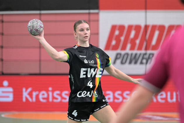 Toni-Luisa Reinemann (VfL Oldenburg, 04) TusSies Metzingen vs. VfL Oldenburg, Handball, Alsco HBF, 11.Ligaspieltag, Saison 2025 2026, 21.12.2025 TusSies Metzingen vs. VfL Oldenburg, Handball, Alsco HBF, 11.Ligaspieltag, Saison 2025 2026, 21.12.2025 Tuebingen Copyright: xEibner-Pressefoto TobiasxBaurx EP_TBR