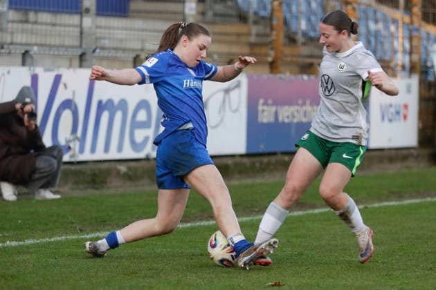21.12.2025, Hänsch-Arena, Meppen, GER, SVM Frauen 2. Bundesliga vs VfL Wolfsburg II, Marleen Kropp (SV Meppen 9) DFL REGULATIONS PROHIBIT ANY USE OF PHOTOGRAPHS AS IMAGE SEQUENCES AND OR QUASI-VIDEO. Meppen Niedersachsen Deutschland Hänsch-Arena