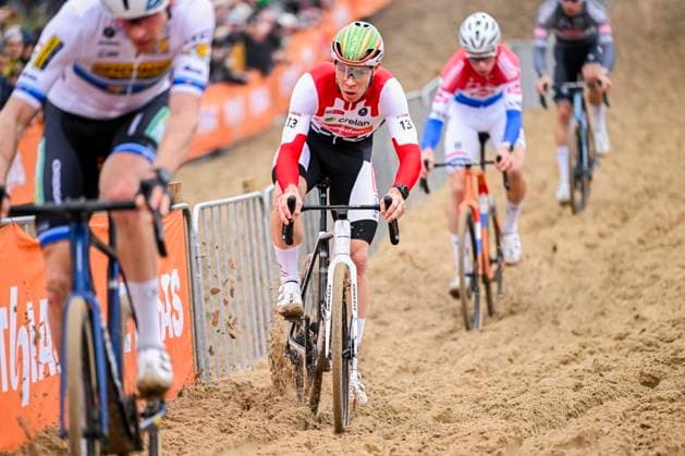 UCI Cyclocross World Cup 2025-2026 Koksijde KOKSIJDE, BELGIUM - DECEMBER 21 : Sweeck Laurens (BEL) of Crelan - Corendon in action during the 6th leg of the Koksijde UCI Cyclocross World Cup 2025-2026 a cyclocross race for Men Elite on December 21, 2025 in Koksijde, Belgium, 21 12 2025 ( Koksijde Belgium  Copyright: xNicoxVereeckenx