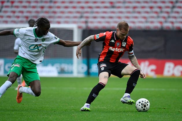 FOOTBALL : Nice (OGC Nice) vs Saint Etienne (ASSE) - Coupe de France - 32e de finale - 21 12 2025 Nice™s defender 3 Melvin Bard durant le match de coupe de France, opposant l™OGC Nice a L™AS Saint Etienne, a l™occasion des 32e de finale, Stade de l™Allianz Riviera de Nice, sud de la France, le 21 dÃ cembre 2025. NICEFrance  Copyright: xfredxDIDES psnewzx