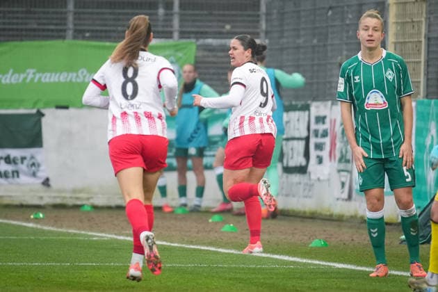 Fussball, Google Pixel Frauen-Bundesliga, 14 .Spieltag, 2025 2026, SC Freiburg vs. SV Werder Bremen, 21.12.2025, Dreisamstadion, Freiburg,: Svenja Förmli (SC Freiburg, Frauen 9) Tor, Torjubel, Emotionen, Torschuss, Freude, Jubel, Freiburg Dreisamstadion Baden-Württemberg Deutschland Copyright: xFINLEYxMÖRCHx
