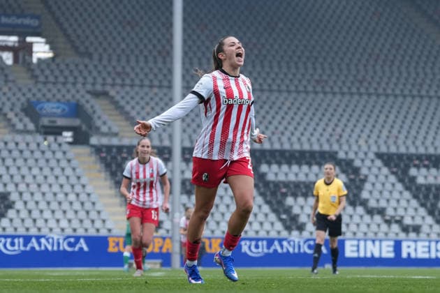 Leela Egli (SC Freiburg, 20) Torjubel, Emotionen, Jubel, Torerfolg, Abschluss, Treffer , Deutschland, Fussball, GooglePixel Frauen-Bundesliga, 14.Spieltag, 2025 2026, SC Freiburg vs. SV Werder Bremen, 21.12.2025, Dreisamstadion, Freiburg, Deutschland DFB REGULATIONS PROHIBIT ANY USE OF PHOTOGRAPHS AS IMAGE SEQUENCES AND OR QUASI-VIDEO. Freiburg Dreisamstadion Baden-Wuerttemberg Deutschland Copyright: xArnexAmbergx