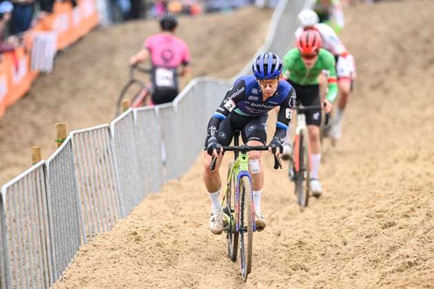 UCI Cyclocross World Cup 2025-2026 Koksijde KOKSIJDE, BELGIUM - DECEMBER 21 : Van Der Haar Lars (NED) of Baloise Glowi Lions in action during the 6th leg of the Koksijde UCI Cyclocross World Cup 2025-2026 a cyclocross race for Men Elite on December 21, 2025 in Koksijde, Belgium, 21 12 2025 ( Koksijde Belgium  Copyright: xNicoxVereeckenx