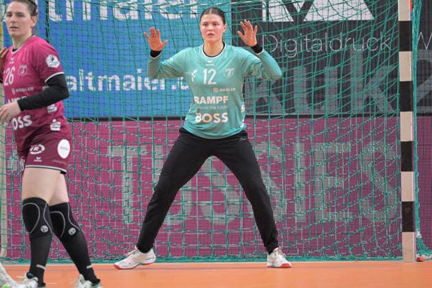 Marie Kristin Weiss (TusSies Metzingen, 12) im Tor TusSies Metzingen vs. VfL Oldenburg, Handball, Alsco HBF, 11.Ligaspieltag, Saison 2025 2026, 21.12.2025 TusSies Metzingen vs. VfL Oldenburg, Handball, Alsco HBF, 11.Ligaspieltag, Saison 2025 2026, 21.12.2025 Tuebingen Copyright: xEibner-Pressefoto TobiasxBaurx EP_TBR