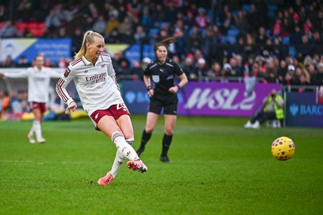 Stina Blackstenius of Arsenal scoring her team s second goal during the Subway Women s League Cup Quarter Final match between Crystal Palace and Arsenal at VBS Community Stadium on December 21, 2025 in Sutton, England. Copyright: xYaroslavxDunkax xSPPx Sportspressphoto_SPR75913