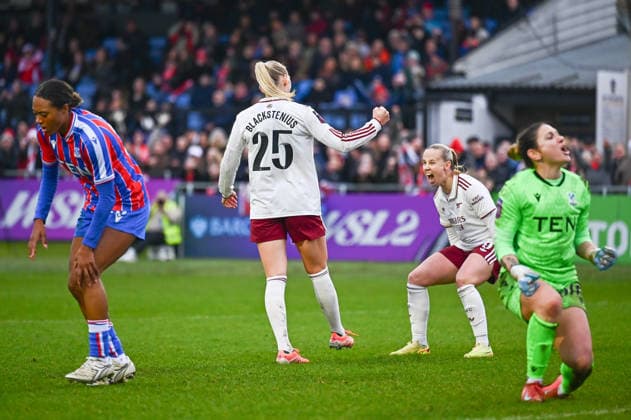 Stina Blackstenius of Arsenal celebrates scoring her team s second goal with teammate Beth Mead during the Subway Women s League Cup Quarter Final match between Crystal Palace and Arsenal at VBS Community Stadium on December 21, 2025 in Sutton, England. Copyright: xYaroslavxDunkax xSPPx Sportspressphoto_SPR75914