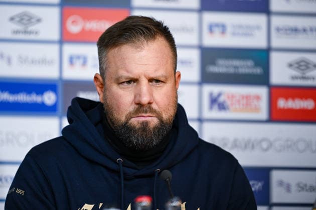 21.12.2025, Fussball, 2. Bundesliga, Saison 2025 2026, 17. Spieltag, Eintracht Braunschweig - FC Schalke 04, Pressekonferenz: Trainer Heiner Backhaus xRHR-FOTO YYx