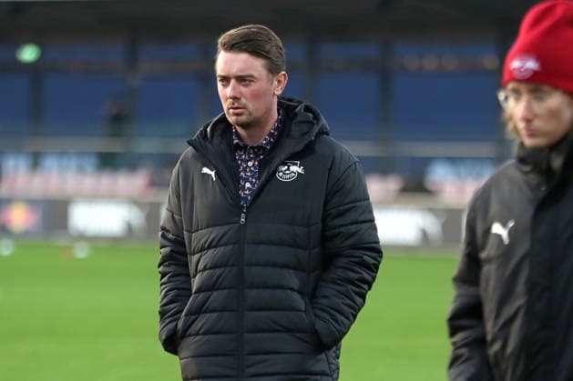 Google Pixel Frauen-Bundesliga, RB Leipzig - 1. FC Köln; 21.12.2025 Cheftrainer Jonas Stephan (RB Leipzig). Fußball, Google Pixel Frauen-Bundesliga, Saison 2025 2026, 14. Spieltag: RB Leipzig vs. 1. FC Köln am 21.12.2025, Trainingszentrum Cottaweg, Leipzig. DFB REGULATIONS PROHIBIT ANY USE OF PHOTOGRAPHS AS IMAGE SEQUENCES AND OR QUASI-VIDEO. Copyright: xBEAUTIFULxSPORTS JanxKaeferx