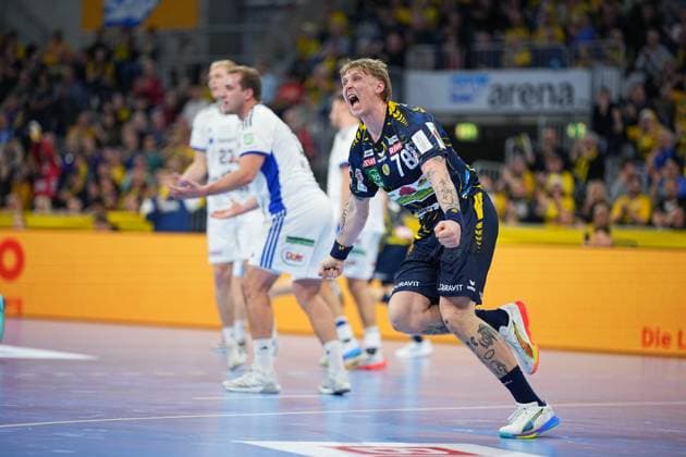 RECORD DATE NOT STATED Szene mit Edwin Aspenbäck (78; Rhein Neckar Löwen) Edwin Aspenbäck (78; Rhein Neckar Löwen) jubelt emotional