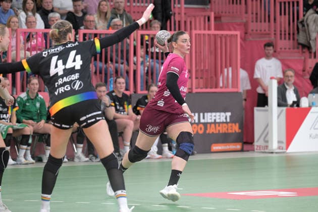 Gabriela Clausson Bitolo (TusSies Metzingen, 22) TusSies Metzingen vs. VfL Oldenburg, Handball, Alsco HBF, 11.Ligaspieltag, Saison 2025 2026, 21.12.2025 TusSies Metzingen vs. VfL Oldenburg, Handball, Alsco HBF, 11.Ligaspieltag, Saison 2025 2026, 21.12.2025 Tuebingen Copyright: xEibner-Pressefoto TobiasxBaurx EP_TBR