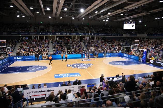 RECORD DATE NOT STATED Weitwinkel-Aufnahme der Arena mit Publikum easyCredit BBL: MLP Academics Heidelberg – Veolia Towers Hamburg 21.12.2025 SNP Dome Heidelberg Stadion-Szene mit Publikum