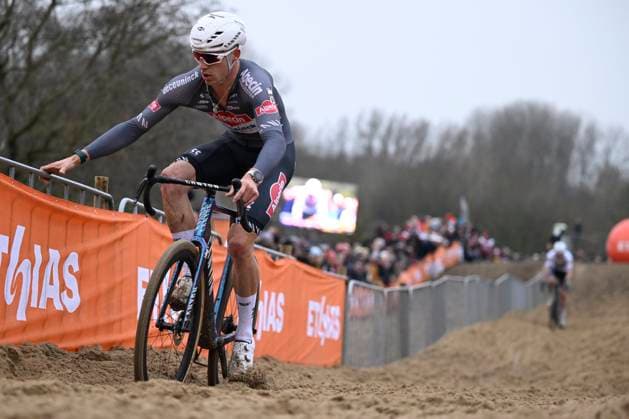 UCI Cyclocross World Cup 2025-2026 Koksijde KOKSIJDE, BELGIUM - DECEMBER 21 : Vandeputte Niels (BEL) of Alpecin-Deceuninck in action during the 6th leg of the Koksijde UCI Cyclocross World Cup 2025-2026 a cyclocross race for Men Elite on December 21, 2025 in Koksijde, Belgium, 21 12 2025 ( Koksijde Belgium  Copyright: xNicoxVereeckenx