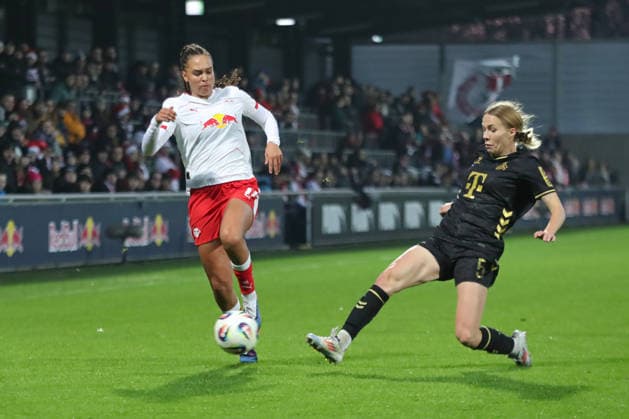 Google Pixel Frauen-Bundesliga, RB Leipzig - 1. FC Köln; 21.12.2025 Lisa Baum (11, RB Leipzig) gegen Celina Degen (5, 1. FC Köln). Fußball, Google Pixel Frauen-Bundesliga, Saison 2025 2026, 14. Spieltag: RB Leipzig vs. 1. FC Köln am 21.12.2025, Trainingszentrum Cottaweg, Leipzig. DFB REGULATIONS PROHIBIT ANY USE OF PHOTOGRAPHS AS IMAGE SEQUENCES AND OR QUASI-VIDEO. Copyright: xBEAUTIFULxSPORTS JanxKaeferx