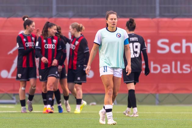 Ingolstadt, Deutschland 21. Dezember 2025: 2. BL - Frauen - 2025 2026 - FC Ingolstadt 04 vs. 1. FFC Turbine Potsdam Im Bild: Emilie Bernhardt (Turbine) unzufrieden nach dem 3:0 auf dem Spielfeld. Audi Sportpark Bayern Copyright: xFotostandx xSchäferx