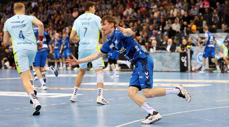 BAU 21.12.2025 Stuttgart Handball TVB Stuttgart vs. VfL Gummersbach, Jakob Nigg (TVB) jubelt nach einem Treffer
