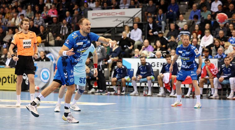 BAU 21.12.2025 Stuttgart Handball TVB Stuttgart vs. VfL Gummersbach, Kai Häfner (TVB)