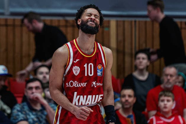 Im Bild: Enttaeuschung bei Davion Mintz (Wuerzburg Baskets, 10) 21.12.2025, Basketball, Fitness First Wuerzburg Baskets vs. SYNTAINICS MBC, easyCredit BBL, 11. Spieltag, Deutschland, Wuerzburg, tectake-Arena, Copyright: HMBxMedia xJulienxBecker