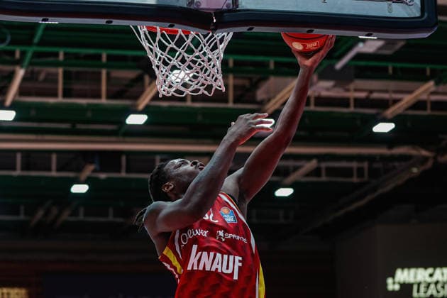 Im Bild: Charles Thompson (Wuerzburg Baskets, 32) 21.12.2025, Basketball, Fitness First Wuerzburg Baskets vs. SYNTAINICS MBC, easyCredit BBL, 11. Spieltag, Deutschland, Wuerzburg, tectake-Arena, Copyright: HMBxMedia xJulienxBecker
