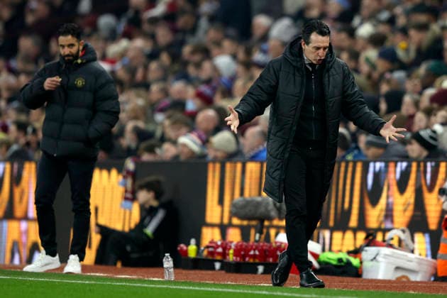 Aston Villa v Manchester United, ManU - Premier League Unai Emery, Manager of Aston Villa reacts on the side line during the Premier League match between Aston Villa and Manchester United at Villa Park on December 21, 2025 in Birmingham, England. Birmingham Villa Park England United Kingdom Copyright: xNealxSimpson Sportsphoto APLx 14144778