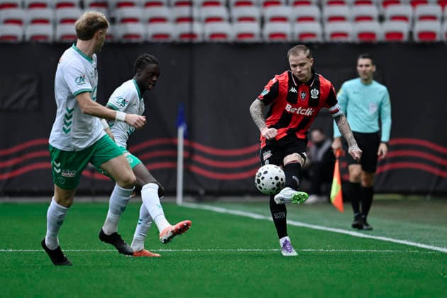 FOOTBALL : Nice (OGC Nice) vs Saint Etienne (ASSE) - Coupe de France - 32e de finale - 21 12 2025 Nice™s defender 3 Melvin Bard durant le match de coupe de France, opposant l™OGC Nice a L™AS Saint Etienne, a l™occasion des 32e de finale, Stade de l™Allianz Riviera de Nice, sud de la France, le 21 dÃ cembre 2025. NICEFrance  Copyright: xfredxDIDES psnewzx