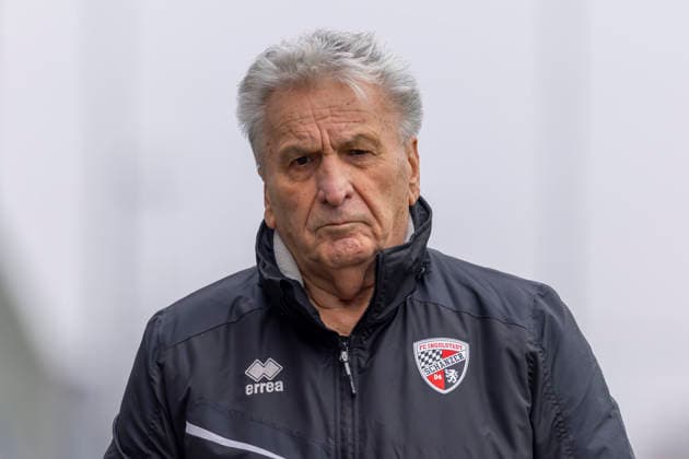 Ingolstadt, Deutschland 21. Dezember 2025: 2. BL - Frauen - 2025 2026 - FC Ingolstadt 04 vs. 1. FFC Turbine Potsdam Im Bild: Ehemaliger Bundesliga-Schiedsrichter Werner Roß Ross Audi Sportpark Bayern Copyright: xFotostandx xSchäferx