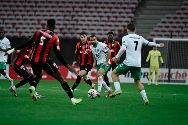 FOOTBALL : Nice (OGC Nice) vs Saint Etienne (ASSE) - Coupe de France - 32e de finale - 21 12 2025 Saint-Etienne s midfielder 10 Florian Tardieu durant le match de coupe de France, opposant l™OGC Nice a L™AS Saint Etienne, a l™occasion des 32e de finale, Stade de l™Allianz Riviera de Nice, sud de la France, le 21 dÃ cembre 2025. NICEFrance  Copyright: xfredxDIDES psnewzx