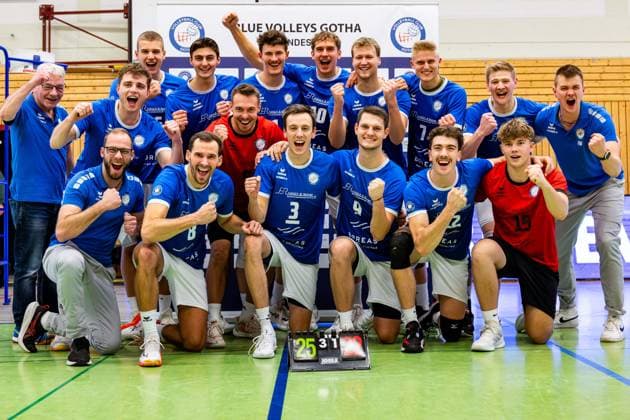 21.12.2025, GER, Volleyball, 2.BL Maenner Sued, Saison 2025 2026, Blue Volleys Gotha - L.E. Volleys die Blue Volleys Gotha gewinn mit 3:1 Sätzen gegen die L.E. Volleys 99867 Gotha Sporthalle Sportanlage Ernesti Thüringen Deutschland