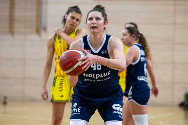Toyota DBBL 2025 2026 - Syntainics MBC vs.Alba Berlin Halle Saale, Deutschland 21.Dezember 2025: Im Bild:Romy Bär Baer (Halle) Halle Saale swh.Arena Sachsen-Anhalt Deutschland