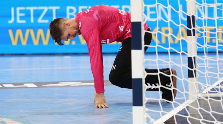 BAU 21.12.2025 Stuttgart Handball TVB Stuttgart vs. VfL Gummersbach, Mateusz Kornecki (TVB) enttäuscht