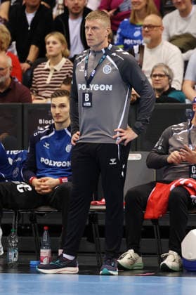 BAU 21.12.2025 Stuttgart Handball TVB Stuttgart vs. VfL Gummersbach, Trainer Gudjon Valur Sigurdsson (Gummersbach)