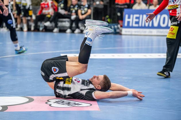 Handball Bundesliga; HSG Wetzlar - ThSV Eisenach, 21.12.25 Vincent Büchner (ThSV Eisenach, 74) Handball Bundesliga; HSG Wetzlar - ThSV Eisenach: Wetzlar, 21.12.25 Copyright: xBEAUTIFULxSPORTS Roeczeyx