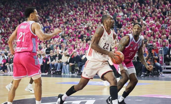 Isiaha Mike (Bayern Muenchen 22), GER, Baskets Bonn vs. FC Bayern Muenchen, 1. Basketball-Bundesliga, esayCredit BBL, 11. Spieltag, Saison 2025-26, 21.12.2025 GER, Baskets Bonn vs. FC Bayern Muenchen, 1. Basketball-Bundesliga, esayCredit BBL, 11. Spieltag, Saison 2025-26, 21.12.2025 Koeln Copyright: xEibner-Pressefoto JoergxNiebergax JNL
