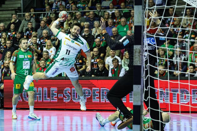 Lukas Binder (SC DHfK Leipzig,11) gegen Torwart Sergey Hernandez Ferrer (SC Magdeburg,1) - Handball Bundesliga Saison 2025-2026 SC Magdeburg vs. SC DHFK Leipzig in der GETEC Arena in Magdeburg - Aktion,Handball,Deutschland,21.12.2025