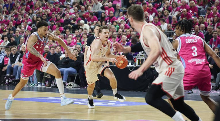 Justus Hollatz (Bayern Muenchen 21), GER, Baskets Bonn vs. FC Bayern Muenchen, 1. Basketball-Bundesliga, esayCredit BBL, 11. Spieltag, Saison 2025-26, 21.12.2025 GER, Baskets Bonn vs. FC Bayern Muenchen, 1. Basketball-Bundesliga, esayCredit BBL, 11. Spieltag, Saison 2025-26, 21.12.2025 Koeln Copyright: xEibner-Pressefoto JoergxNiebergax JNL