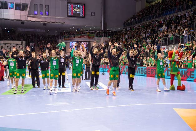 21.12.2025, xgox, Handball - Daikin HBL SC Magdeburg - SC DHfK Leipzig emspor, v.l. Magdeburg Jubel ueber den Sieg, Jubel nach Spielende Magdeburg