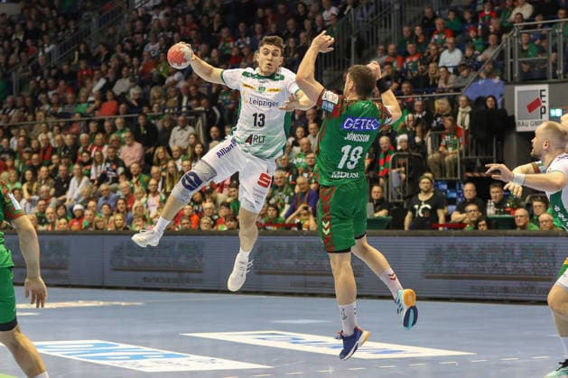 21.12.2025, xgox, Handball - Daikin HBL SC Magdeburg - SC DHfK Leipzig emspor, v.l. Matej Klima (Leipzig, 13) wirft Tor, Torschuetze, erzielt Tor, Treffer, scores the goal Magdeburg