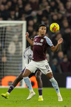 Aston Villa v Manchester United, ManU Premier League 21 12 2025. Aston Villa forward Ollie Watkins (11) parrries ball during the Premier League match between Aston Villa and Manchester United at Villa Park, Birmingham, England on 21 December 2025. Birmingham Villa Park West Midlands England Editorial use only DataCo restrictions apply See www.football-dataco.com , Copyright: xManjitxNarotrax PSI-23452-0039