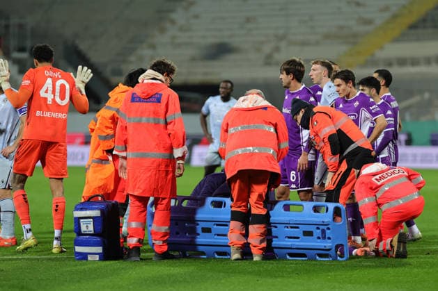ACF Fiorentina v Udinese Calcio - Campionato Serie A Moise Kean of ACF Fiorentina lies on the ground during the Italian Serie A football match between ACF Fiorentina and Udinese Calcio ,on December 21 ,2025 at the Artemio-Franchi stadium in Florence. Firenze FI Italy  Copyright: xAndreaxMartinix originalFilename:martini-acffiore251221_npR8c.jpg