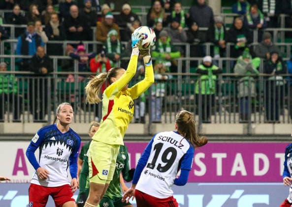 Deutschland: Frauen-Bundesliga 2025 26, 14. Spieltag - VfL Wolfsburg VS Hamburger SV - AOK Stadion (Wolfsburg): Inga Schuldt (Hamburger SV Frauen, 1) Copyright: xAymanxAlahmedx