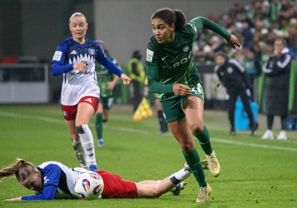 Deutschland: Frauen-Bundesliga 2025 26, 14. Spieltag - VfL Wolfsburg VS Hamburger SV - AOK Stadion (Wolfsburg): Cora Zicai (VfL Wolfsburg Frauen, 28) Copyright: xAymanxAlahmedx