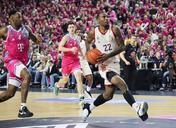 Mike Isiaha (Bayern Muenchen 22), GER, Baskets Bonn vs. FC Bayern Muenchen, 1. Basketball-Bundesliga, esayCredit BBL, 11. Spieltag, Saison 2025-26, 21.12.2025 GER, Baskets Bonn vs. FC Bayern Muenchen, 1. Basketball-Bundesliga, esayCredit BBL, 11. Spieltag, Saison 2025-26, 21.12.2025 Koeln Copyright: xEibner-Pressefoto JoergxNiebergax JNL